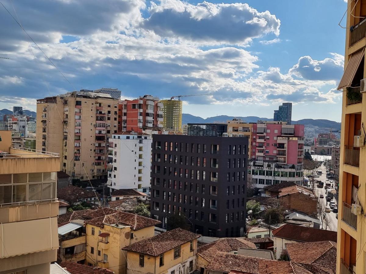 Moonshine Apartament Тирана Экстерьер фото