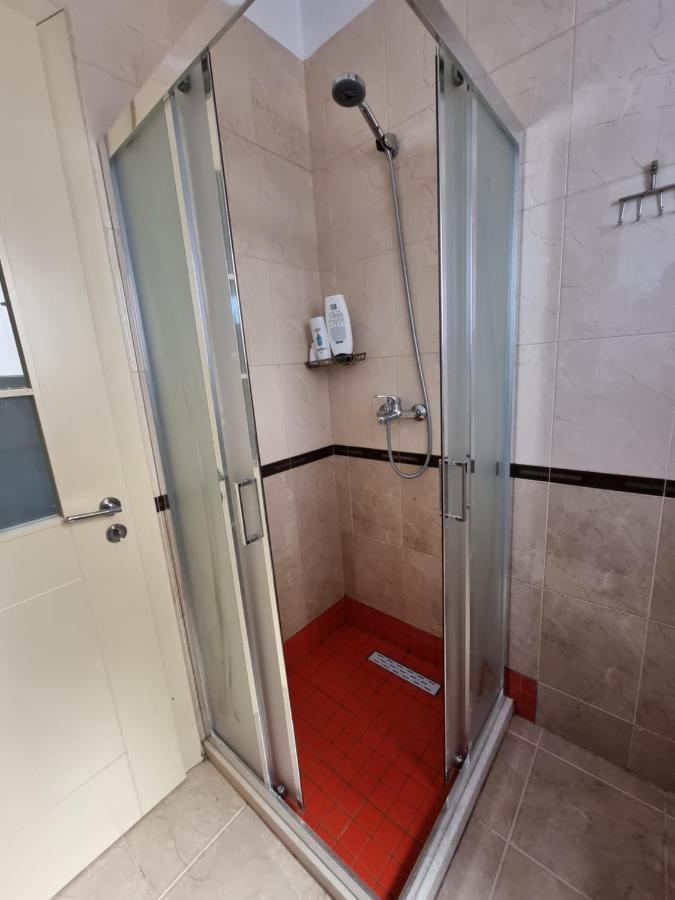 Moonshine Apartament Тирана Экстерьер фото